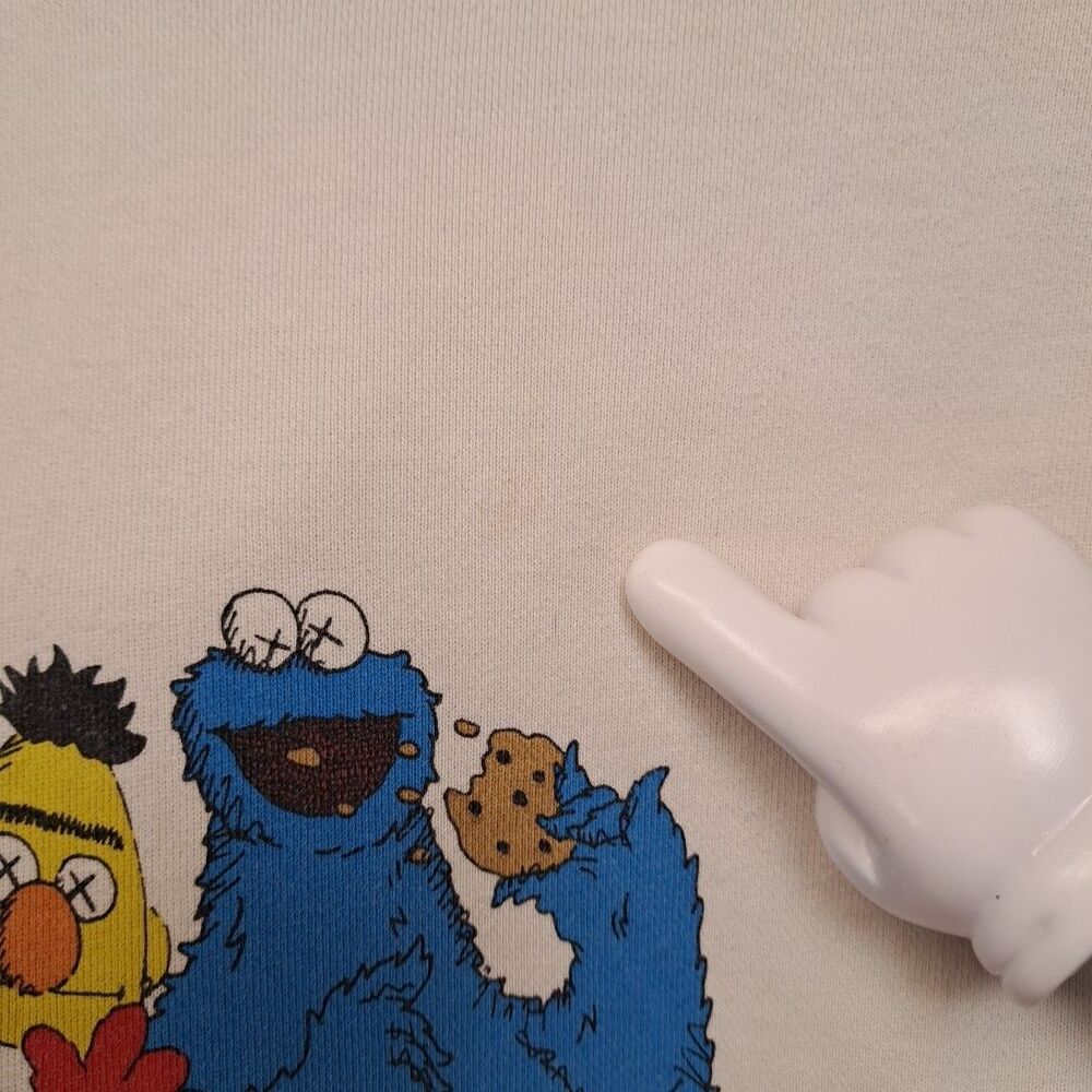 Kaws x Sesame Street Uniqlo Beige Cream Medium Hoodie - Picture 13 of 14